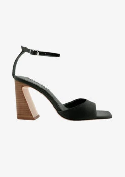 Hannah Heel Black Satin