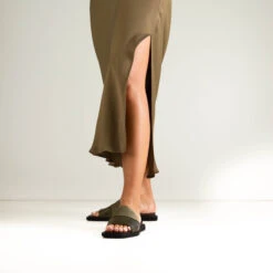 MONSE -Femme Feet 8Tr b4 4DtnqsiQ3oS9GddthM 49256.1710761277