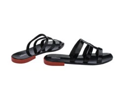 Melissa Caribe Slide - Black -Femme Feet AKzztEII4NLrjH95yM8MlVtLg 56365.1710848218
