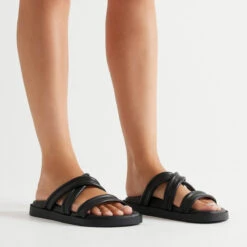 Wade Footbed Black -Femme Feet FAKafR3jRllhue4AmYRyiimVg 41337.1710938063