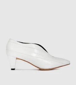 Femme Feet 8 Bells Courtshoes