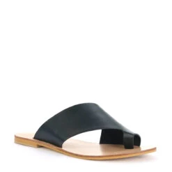 TOORAK -Femme Feet h kxWhEMSFhdex5p2f4a4NeA0 62604.1710502721